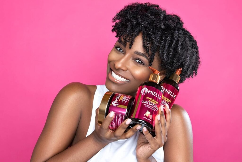 Mielle Organics Pomegranate  Honey Leave-In Conditioner + Honey Curl Smoothie Bundle